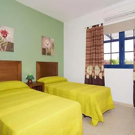 Apartamento Playa Blanca Sleeps 6 Pool Wifi
